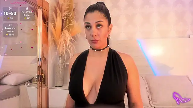 IvannaAnggel online show from 10.16.25