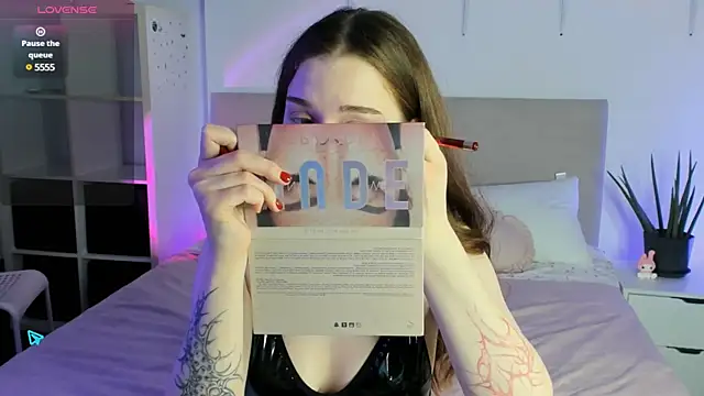 Lisa Moones online show from 03.11.25