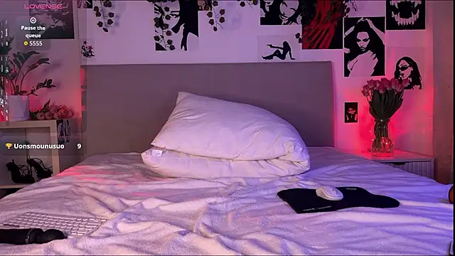 Lisa Moones online show from 03.05.26