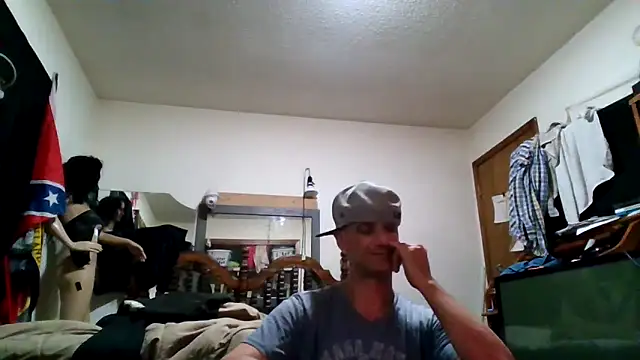 Snapshot of slinginbigD chatting on 04.19.26 slinginbigD online show from 04.19.26