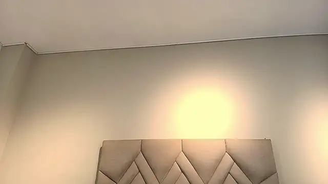 Isis Osman online show from 03.26.26