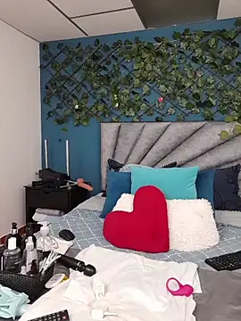 Grey Lorenz11 online show from 03.05.26