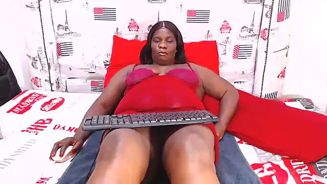 Honeybumsx32 online show from 10.24.25