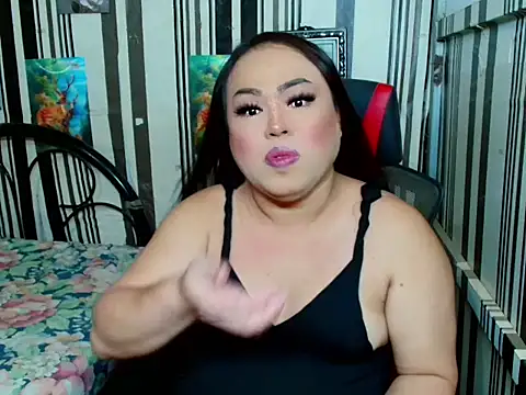 Snapshot of Reginex chatting on 06.23.26 Reginex online show from 06.23.26