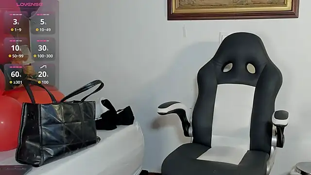 Snapshot of Wendy_Marchall chatting on 02.16.26 Wendy Marchall online show from 02.16.26