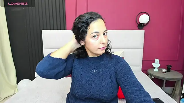 Linda Insatiable online show from 10.05.25