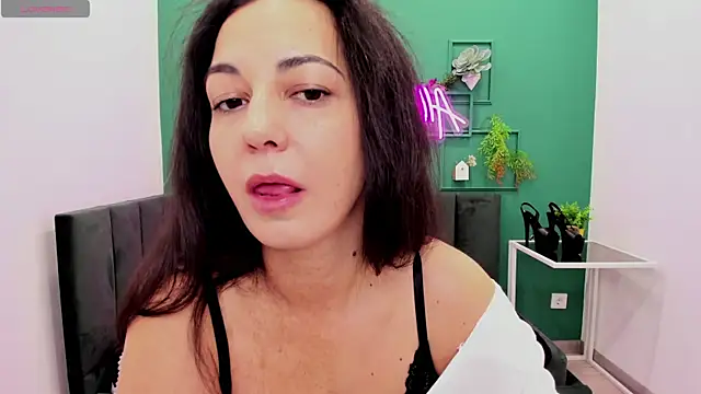 Linda Insatiable online show from 11.28.25