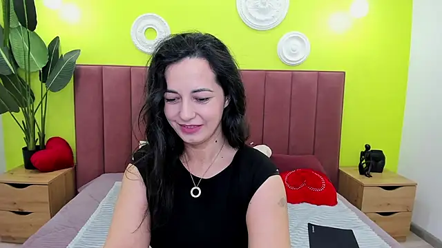 Snapshot of Linda_Insatiable chatting on 05.11.26 Linda Insatiable online show from 05.11.26