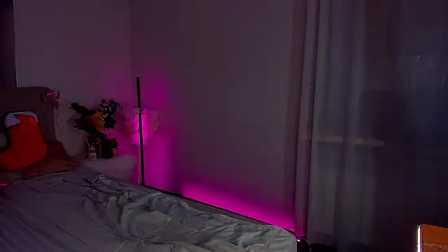 Laura Leee online show from 12.29.24