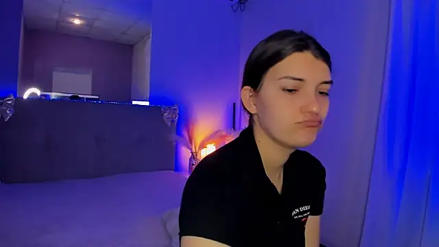 Laura Leee online show from 05.10.26