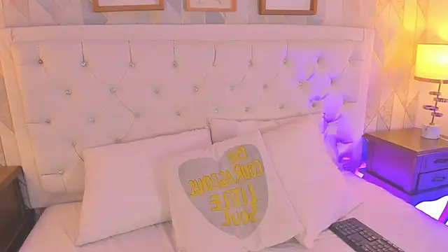 Snapshot of martina_rivera_ chatting on 04.29.26 martina rivera online show from 04.29.26