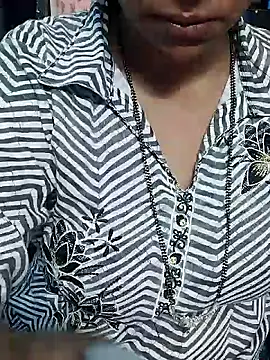 Snapshot of Urmila_bhabhii chatting on 10.08.25 Urmila bhabhii online show from 10.08.25