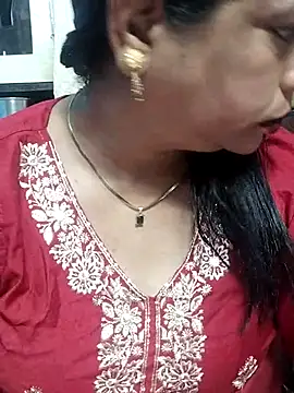 Snapshot of Urmila_bhabhii chatting on 11.04.25 Urmila bhabhii online show from 11.04.25