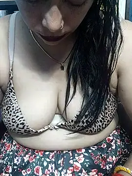 Snapshot of Urmila_bhabhii chatting on 11.05.25 Urmila bhabhii online show from 11.05.25