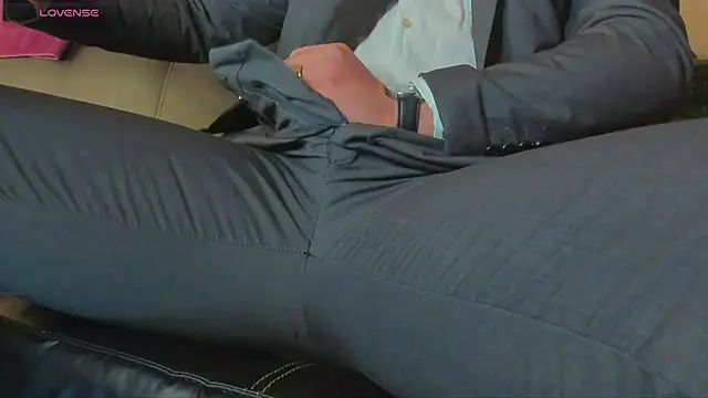 MrLonely02 online show from 01.05.25