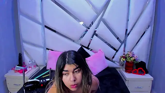 NahomiConnor  online show from 09.26.25