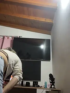 Snapshot of Sabrina_Hall_ chatting on 10.04.25 Sabrina Hall online show from 10.04.25