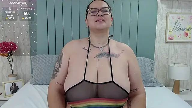 KarllaWalker online show from 01.06.25