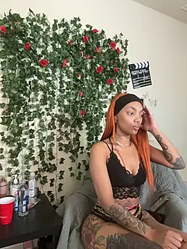 butterflybootyy online show from 11.29.25