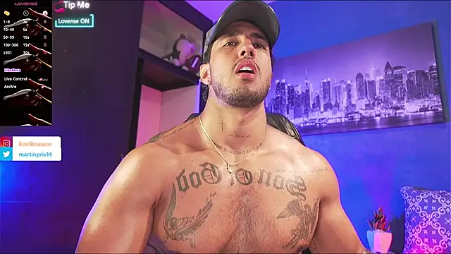 Snapshot of JACOB_MARTINS chatting on 10.11.25 JACOB MARTINS online show from 10.11.25