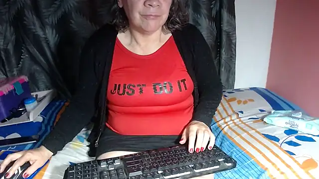 Elizabeth68 online show from 12.22.24