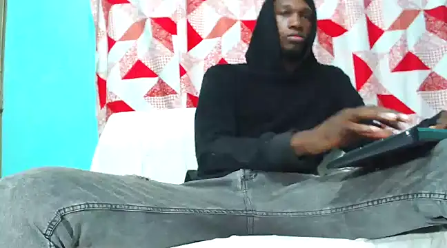 Snapshot of black30cmdick chatting on 12.21.24 black30cmdick online show from 12.21.24