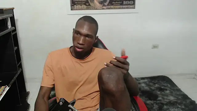 Snapshot of black30cmdick chatting on 05.25.26 black30cmdick online show from 05.25.26