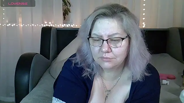 AngelinaGlam online show from 10.11.25