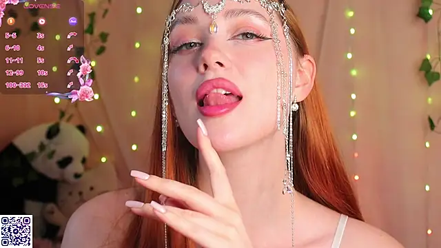 Snapshot of YourSkyAni chatting on 10.05.25 YourSkyAni online show from 10.05.25