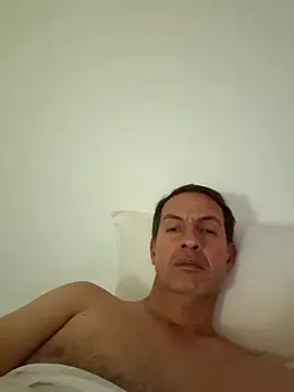 Snapshot of bagoulo chatting on 10.30.25 bagoulo online show from 10.30.25