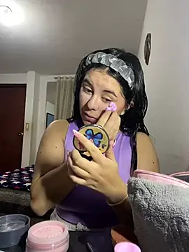 Snapshot of emiliaharper408 chatting on 02.14.25 emiliaharper408 online show from 02.14.25