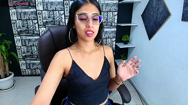 PaolaMendez  online show from 09.19.25