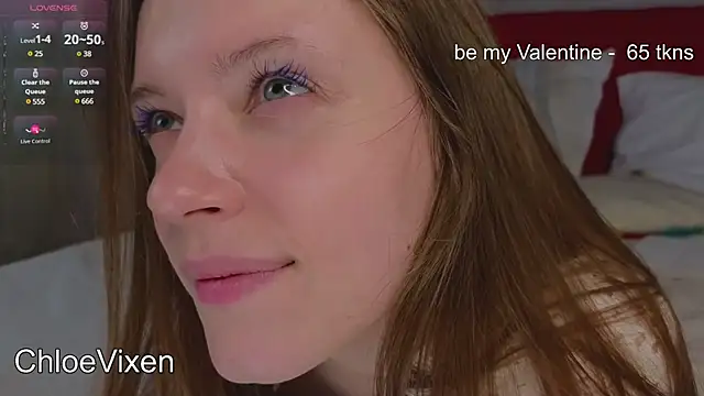 Snapshot of Chloe_Vixen chatting on 02.14.25 Chloe Vixen online show from 02.14.25