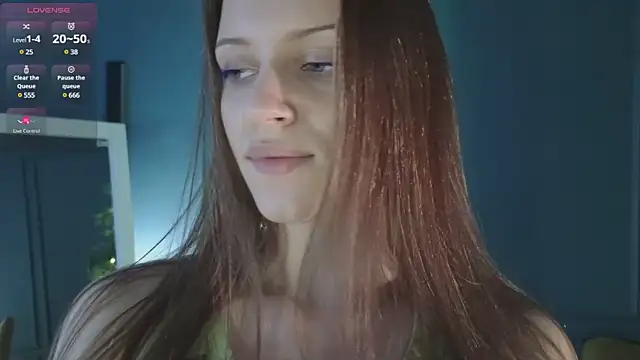 Snapshot of Chloe_Vixen chatting on 03.17.25 Chloe Vixen online show from 03.17.25