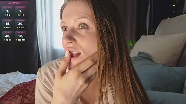Snapshot of Chloe_Vixen chatting on 03.19.25 Chloe Vixen online show from 03.19.25