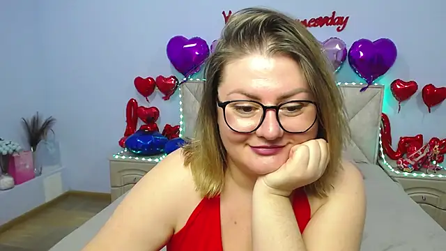 ZannaDreil online show from 02.17.25