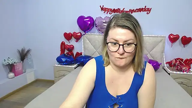 ZannaDreil online show from 02.19.25