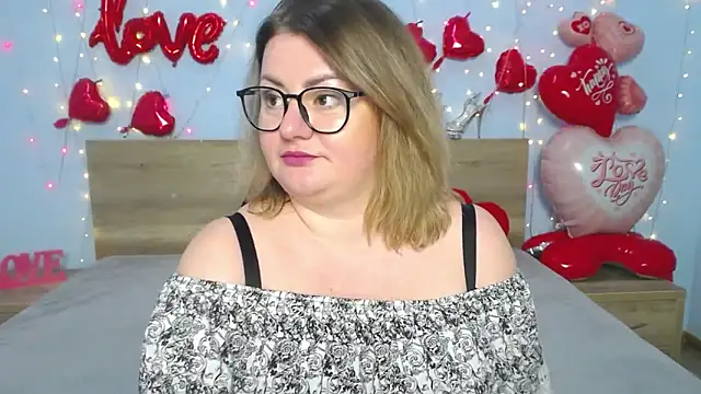 ZannaDreil online show from 02.20.25