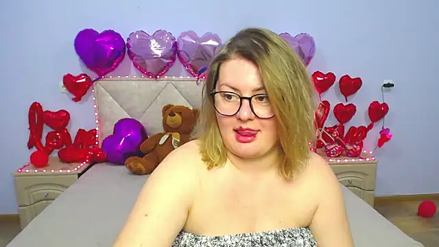 ZannaDreil online show from 02.28.25