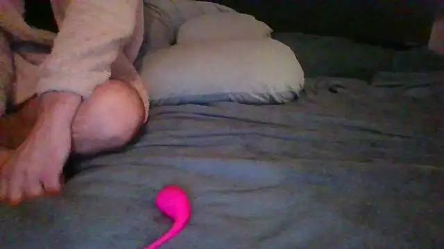 Snapshot of geilhardnatstel1 chatting on 12.25.24 geilhardnatstel1 online show from 12.25.24