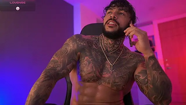 Snapshot of mariano_costa chatting on 10.05.25 mariano costa online show from 10.05.25