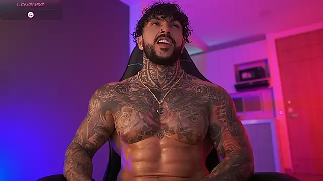 Snapshot of mariano_costa chatting on 10.18.25 mariano costa online show from 10.18.25