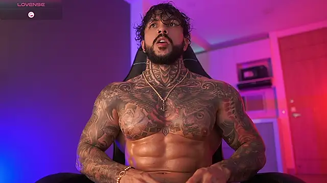 Snapshot of mariano_costa chatting on 10.23.25 mariano costa online show from 10.23.25