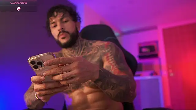 Snapshot of mariano_costa chatting on 11.03.25 mariano costa online show from 11.03.25