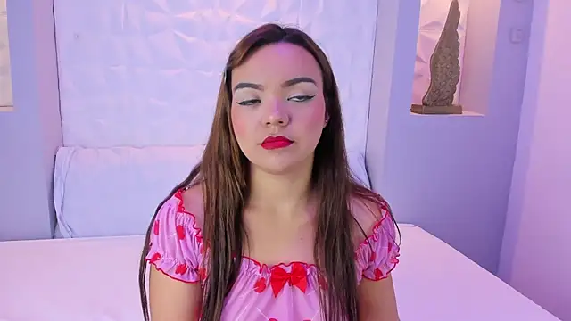 EmilyRouss  online show from 11.12.25