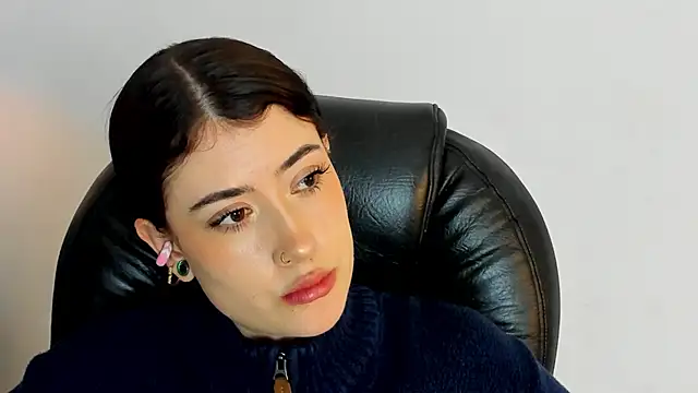 melody suarez online show from 12.07.24