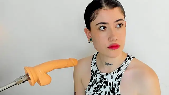 melody suarez online show from 12.10.24