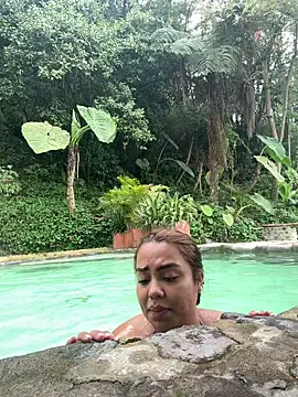 Snapshot of valeria2019hot chatting on 10.17.25 valeria2019hot online show from 10.17.25