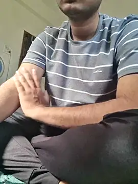 Snapshot of Jonrobinso chatting on 03.05.25 Jonrobinso online show from 03.05.25