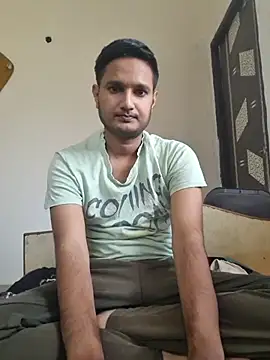 Snapshot of Jonrobinso chatting on 03.08.25 Jonrobinso online show from 03.08.25